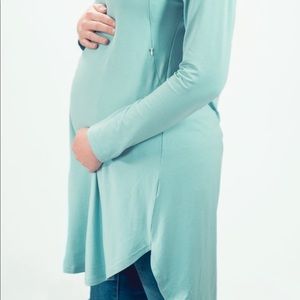 La Mere Nursing Tunic in Seafoam. NWT